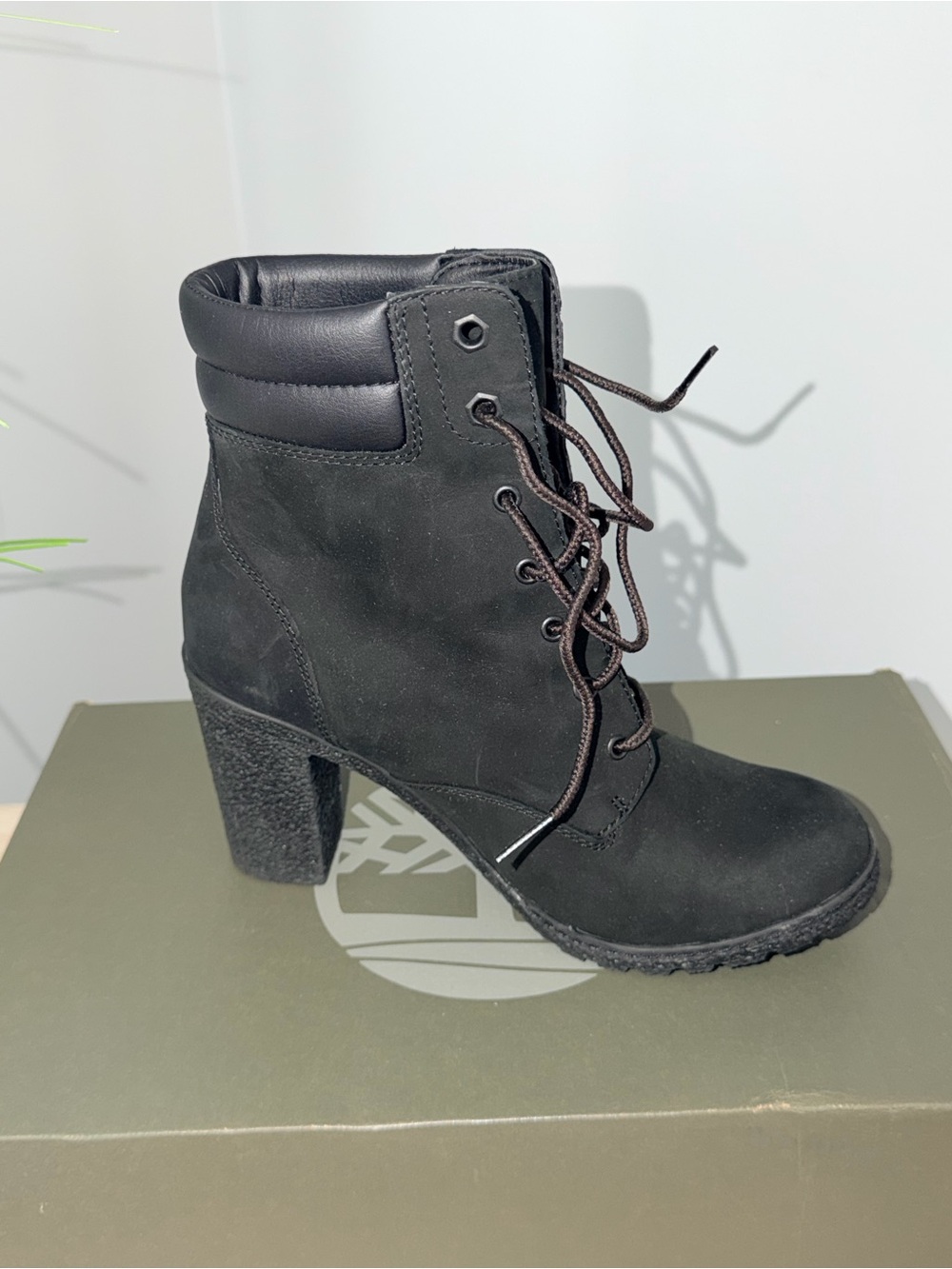 TIMBERLAND (AUTHENTIC) Women's Black SUEDE Lace-Up Block 6 inch Heel Ankle Boots